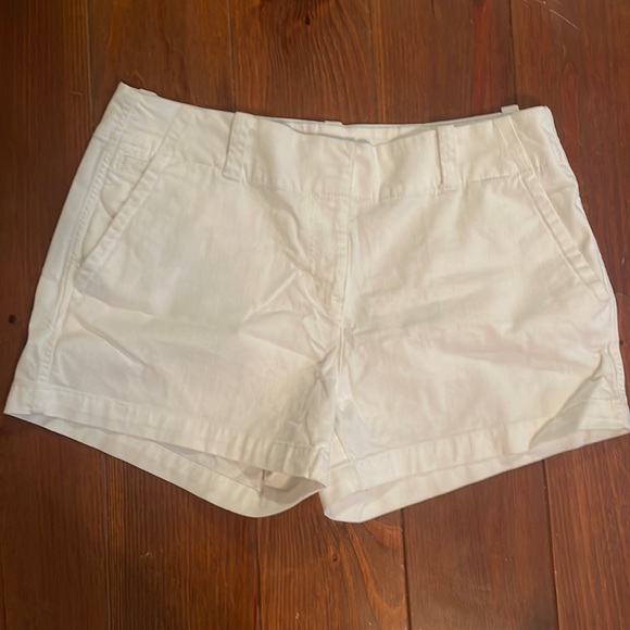 COPY - Vineyard Vines 3 1/2 Inch Herringbone Every Day Shorts Women’s Size 8 - Picture 1 of 3